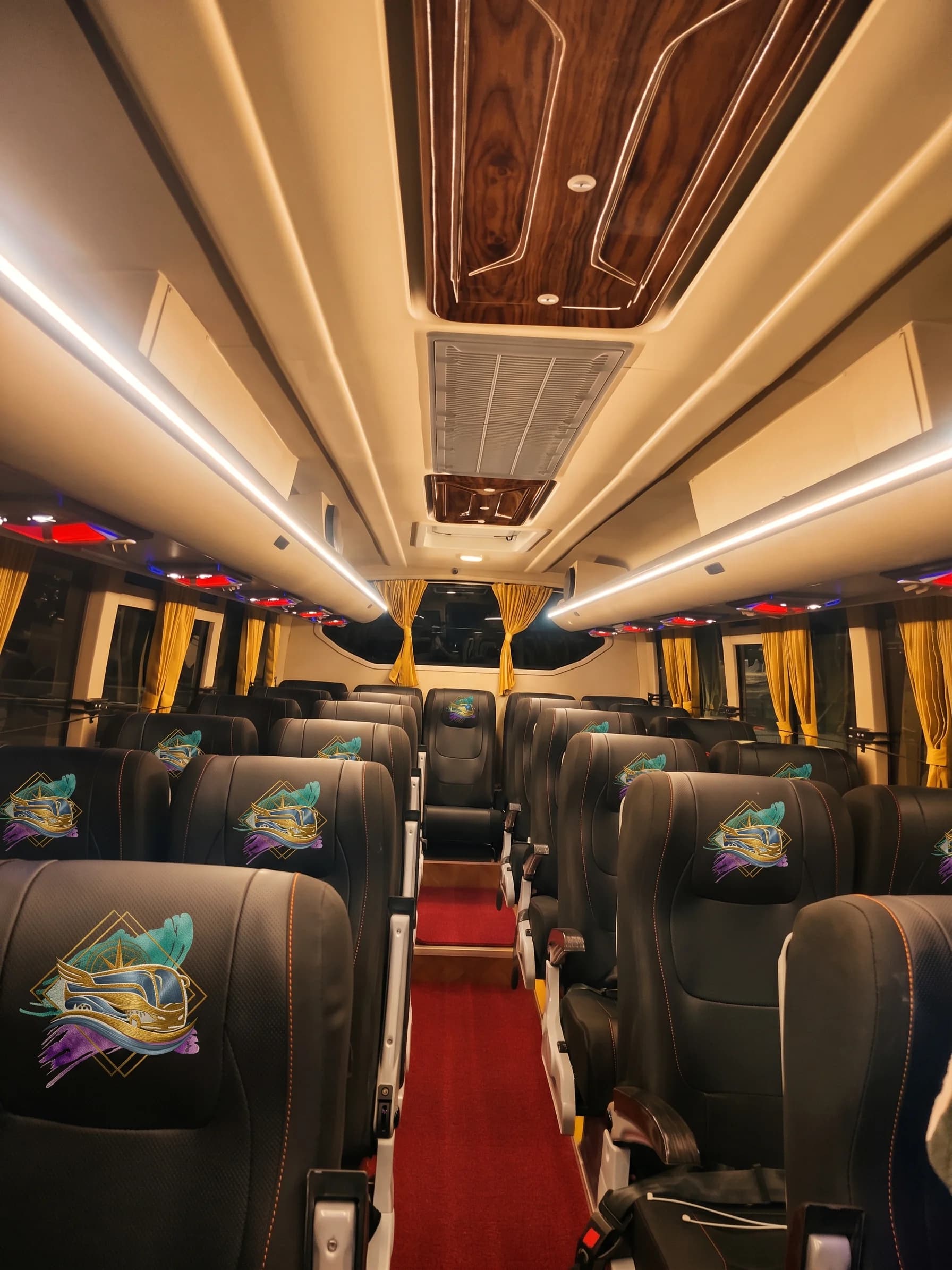 Shirdi group bus travel