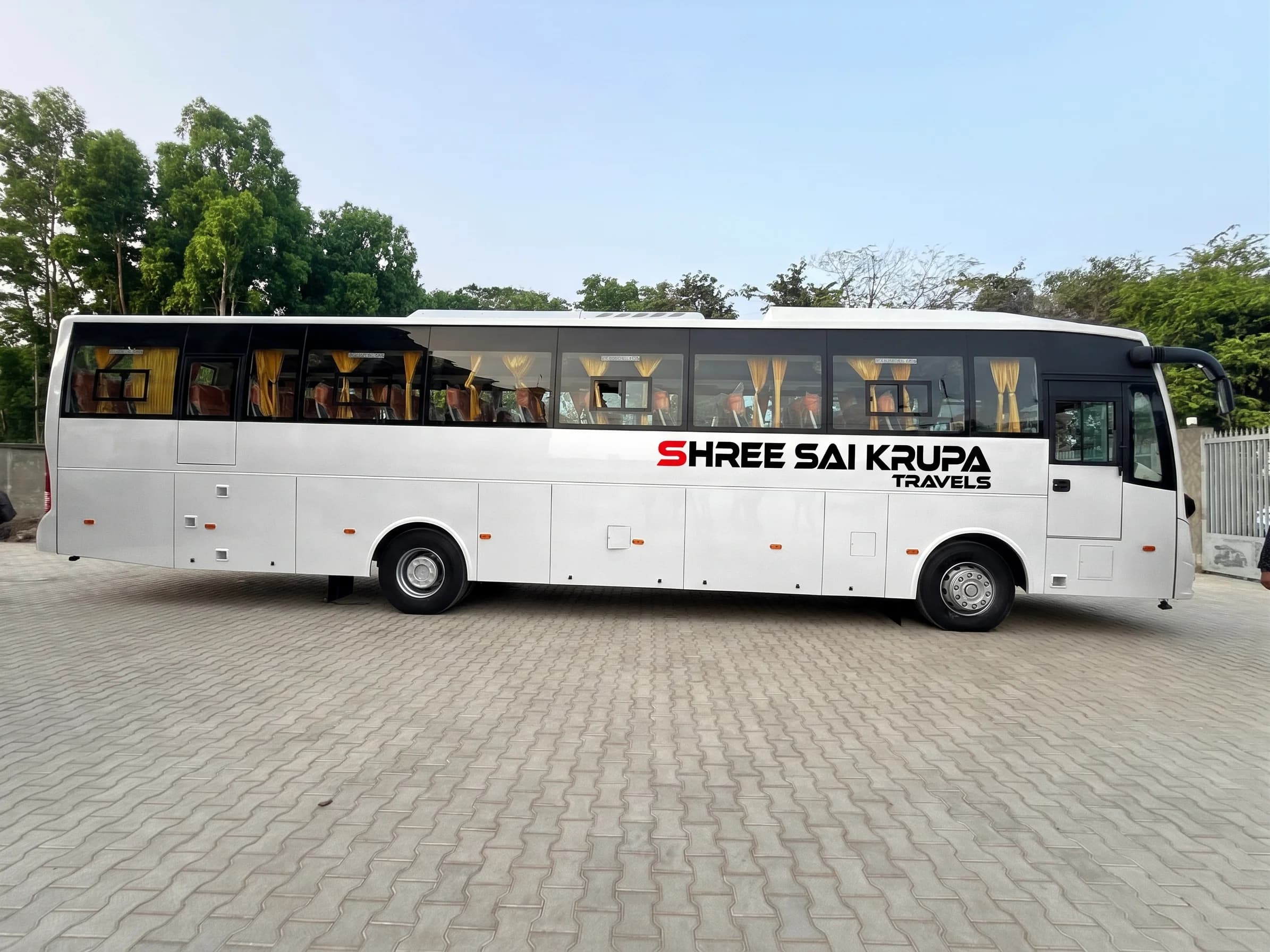 Shirdi bus rental